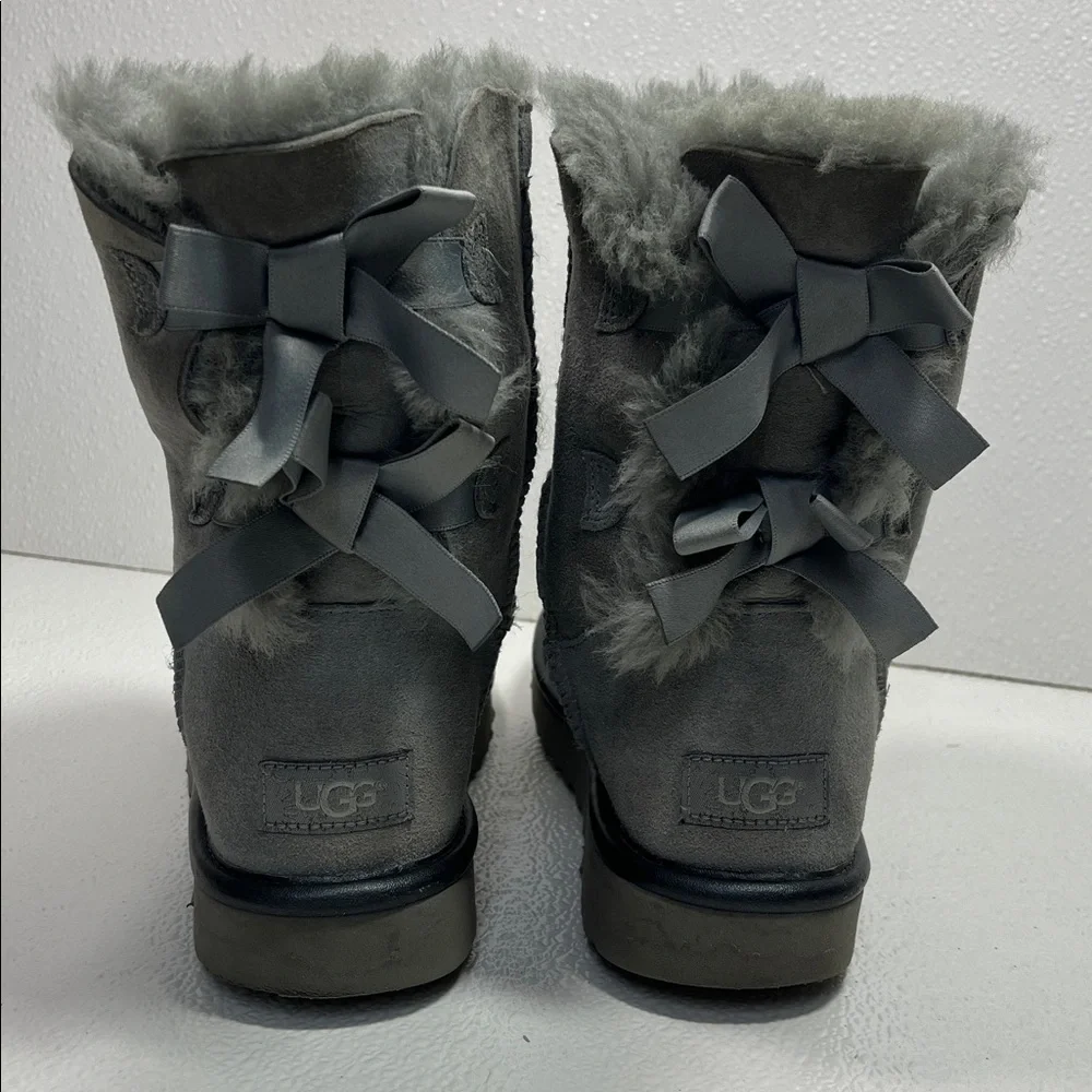 UGG Women’s Bailey Bow Warm Stylish Winter Boot Size 7 1019034